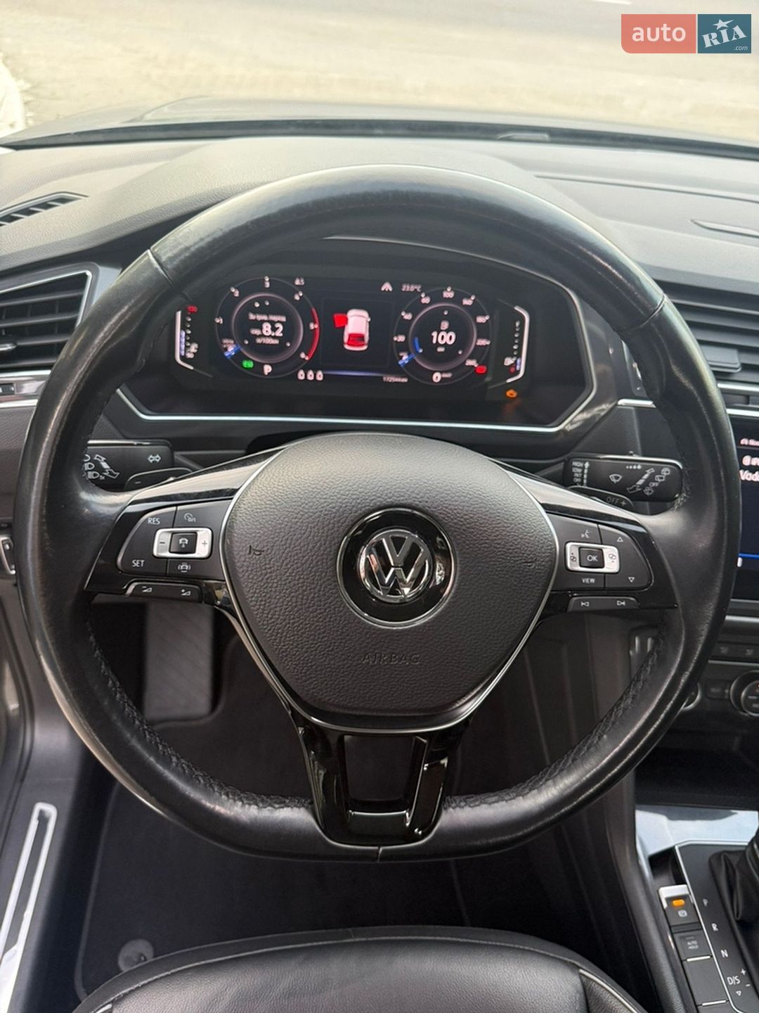 Volkswagen Tiguan 2019 VIN WVGZZZ5NZKM163001 фото оголошення 14 з 26