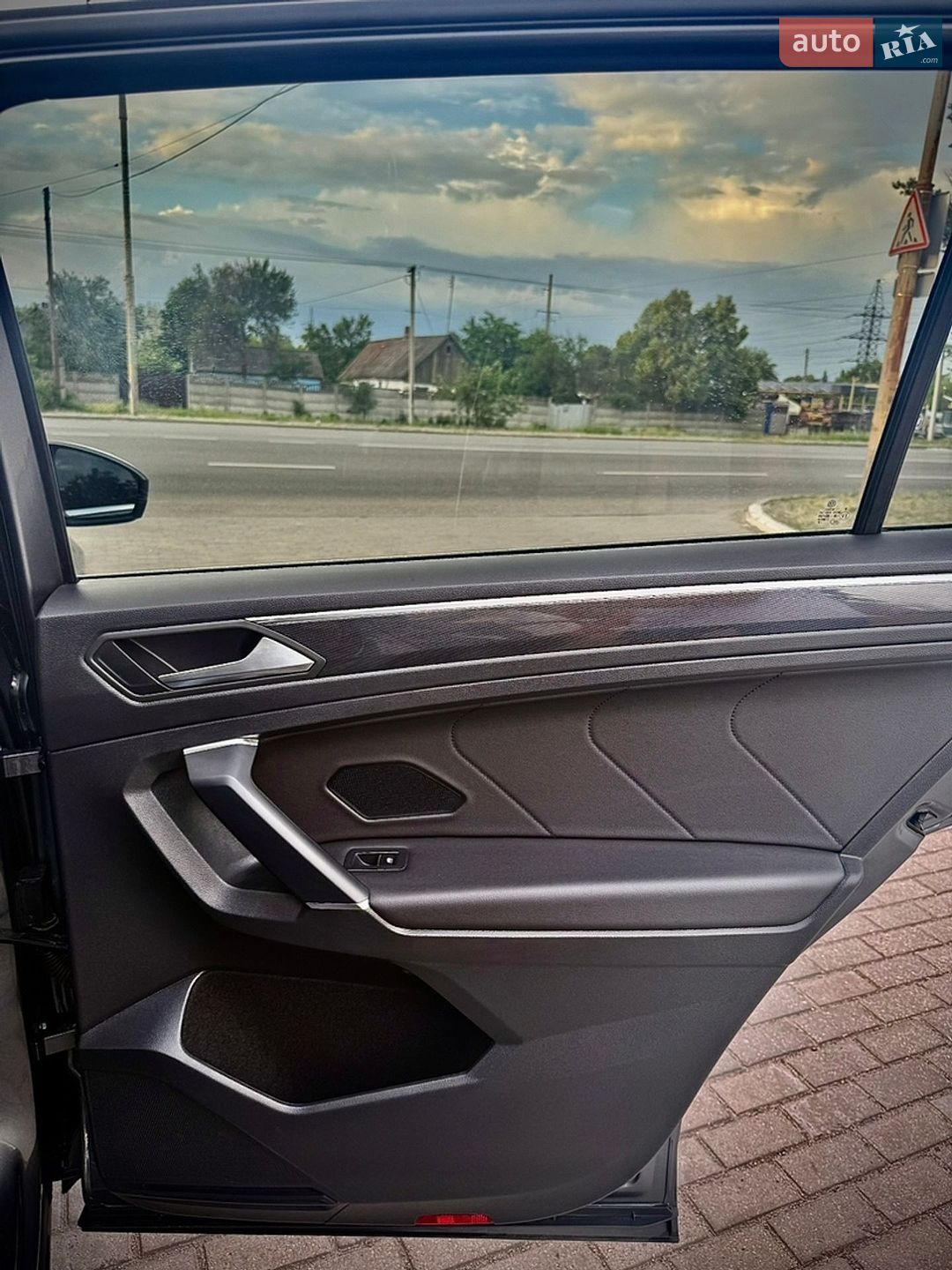 Volkswagen Tiguan 2019 VIN WVGZZZ5NZKM163001 фото оголошення 21 з 26