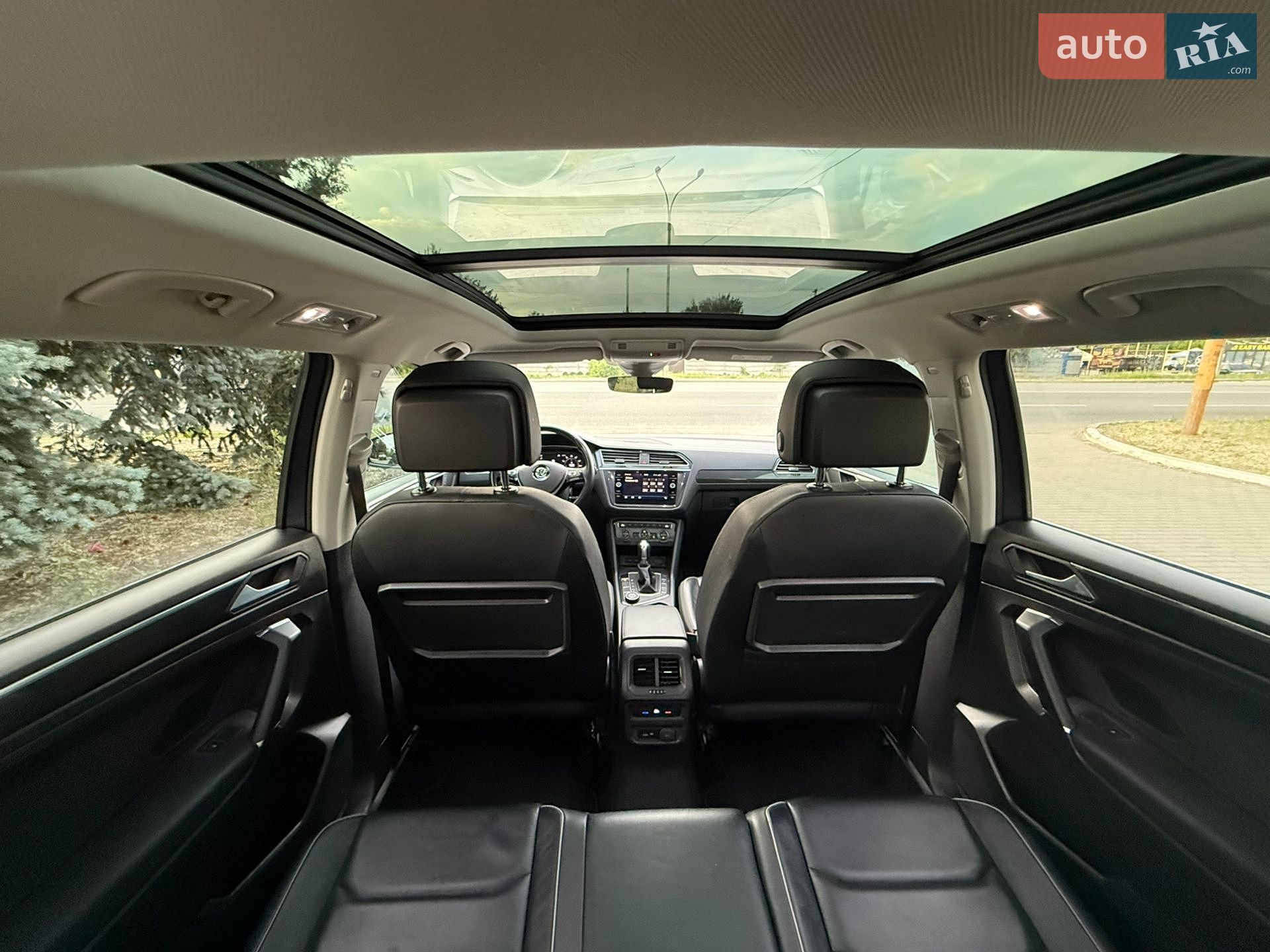 Volkswagen Tiguan 2019 VIN WVGZZZ5NZKM163001 фото оголошення 22 з 26