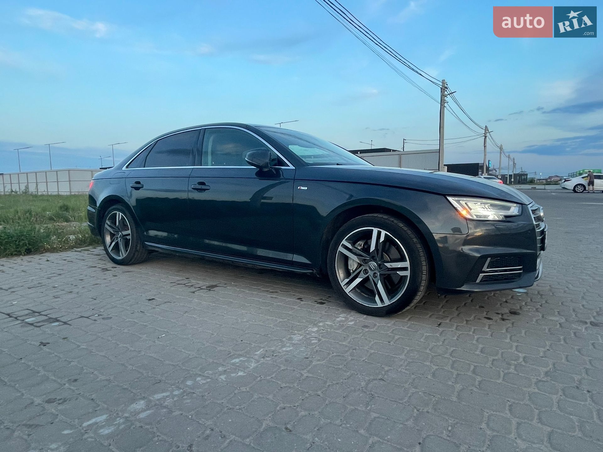 Audi A4 2016 VIN WAUENAF48HN025148 фото оголошення 16 з 30