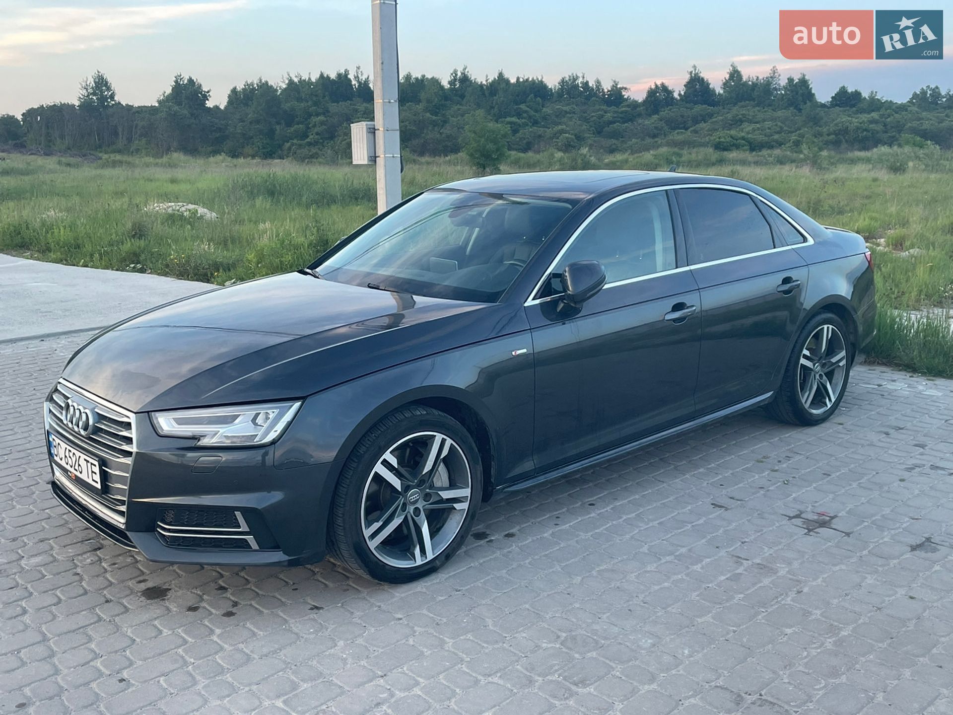 Audi A4 2016 VIN WAUENAF48HN025148 фото оголошення 17 з 30
