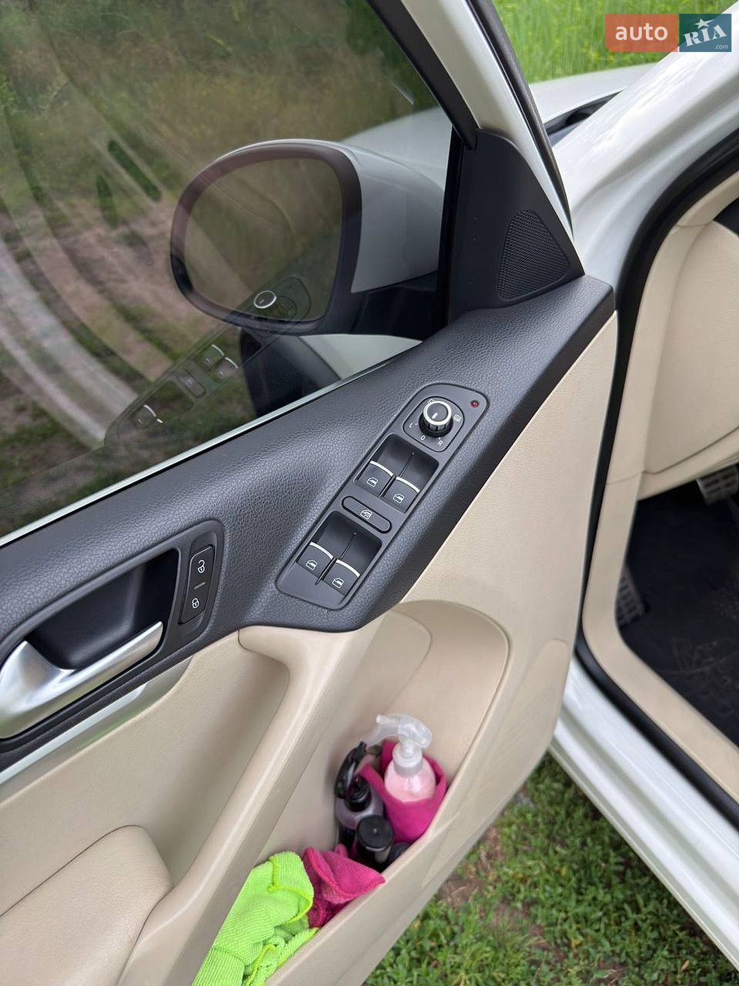 Volkswagen Tiguan 2012 VIN WVGBV3AX6DW060841 фото оголошення 10 з 17