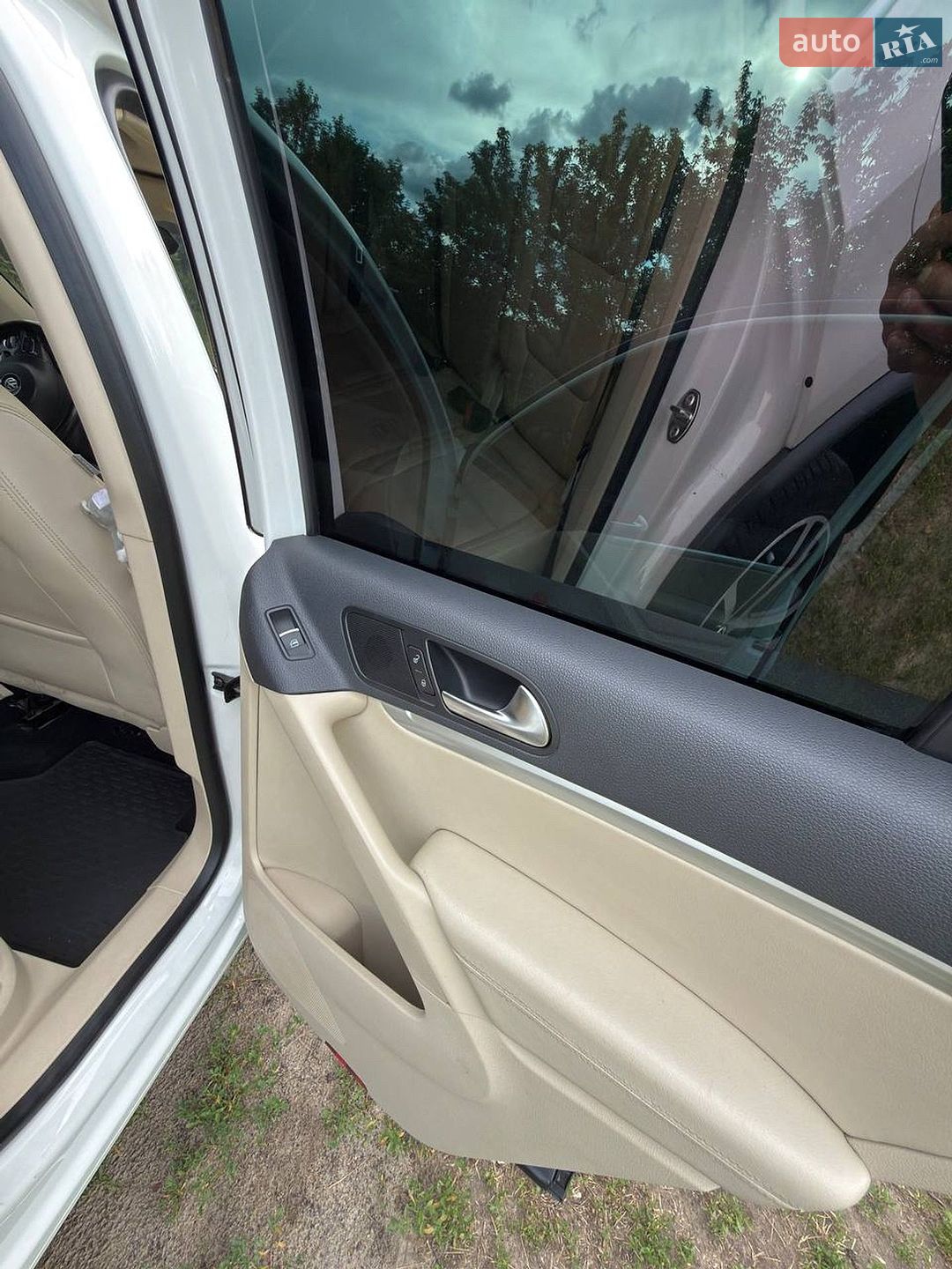 Volkswagen Tiguan 2012 VIN WVGBV3AX6DW060841 фото оголошення 14 з 17