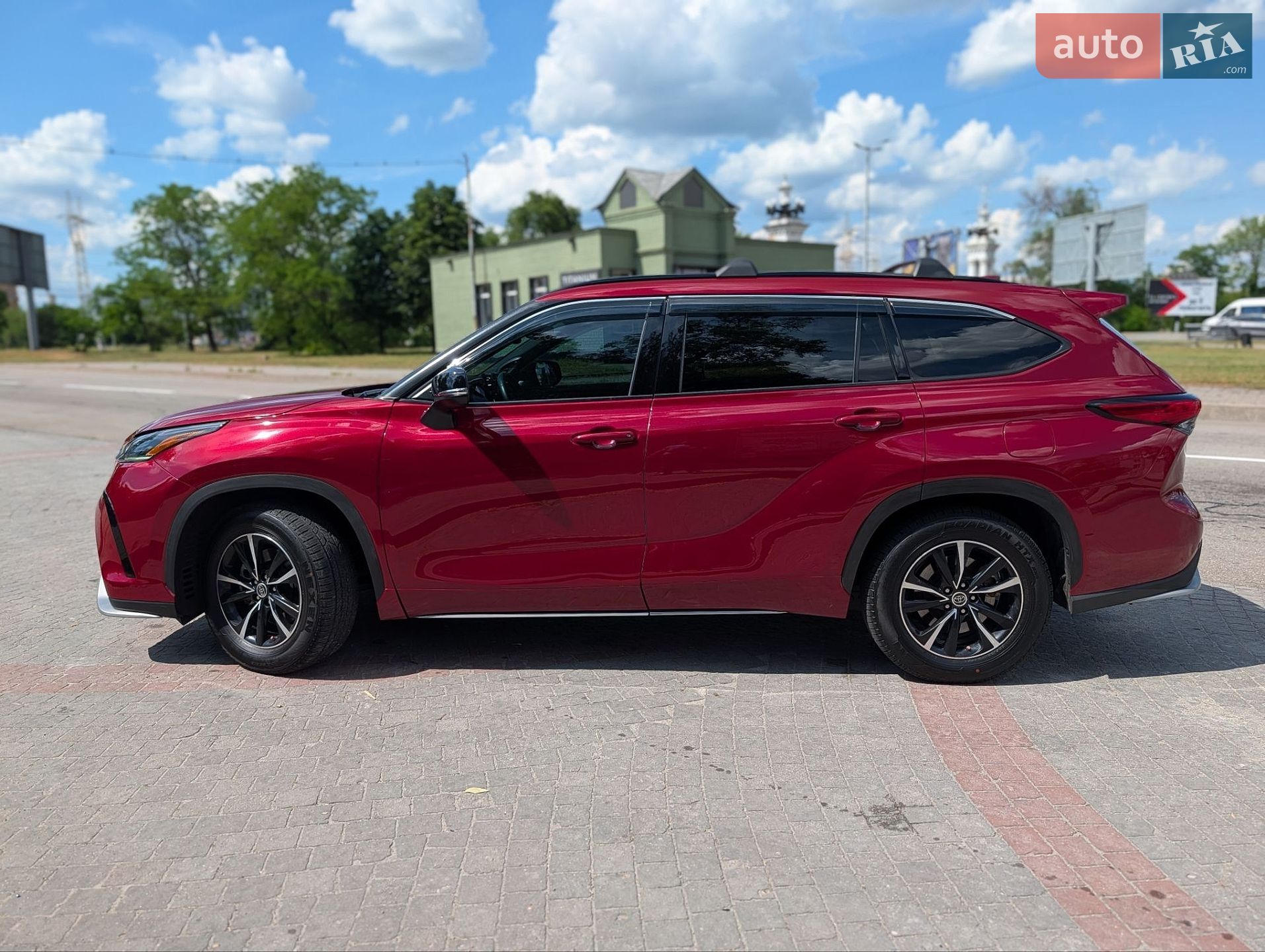 Toyota Highlander 2021 VIN 5TDJZRBH0MS119686 фото оголошення 4 з 62