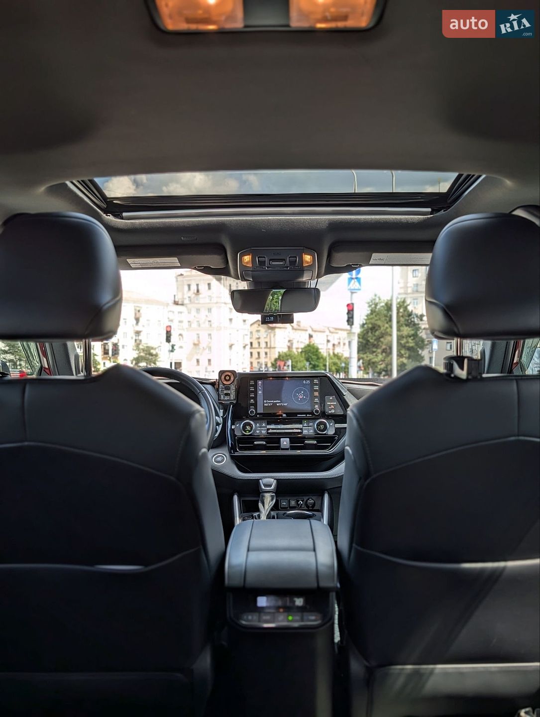 Toyota Highlander 2021 VIN 5TDJZRBH0MS119686 фото оголошення 14 з 62