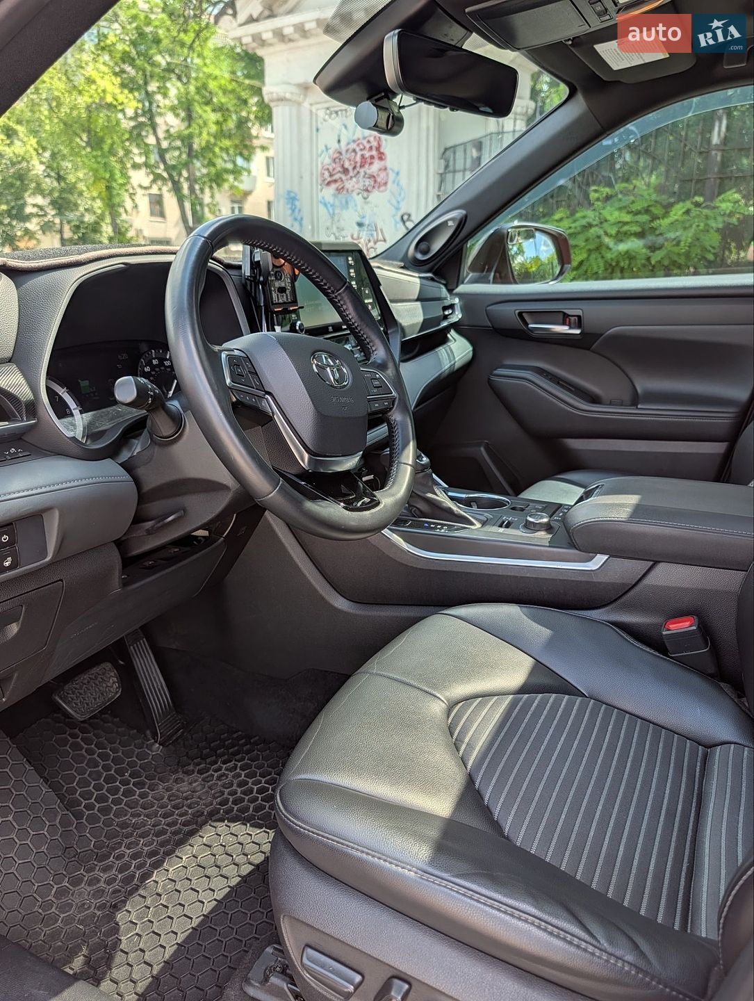 Toyota Highlander 2021 VIN 5TDJZRBH0MS119686 фото оголошення 20 з 62