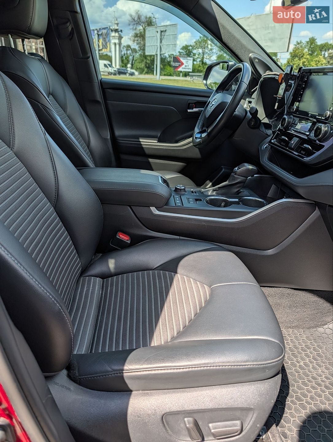 Toyota Highlander 2021 VIN 5TDJZRBH0MS119686 фото оголошення 22 з 62