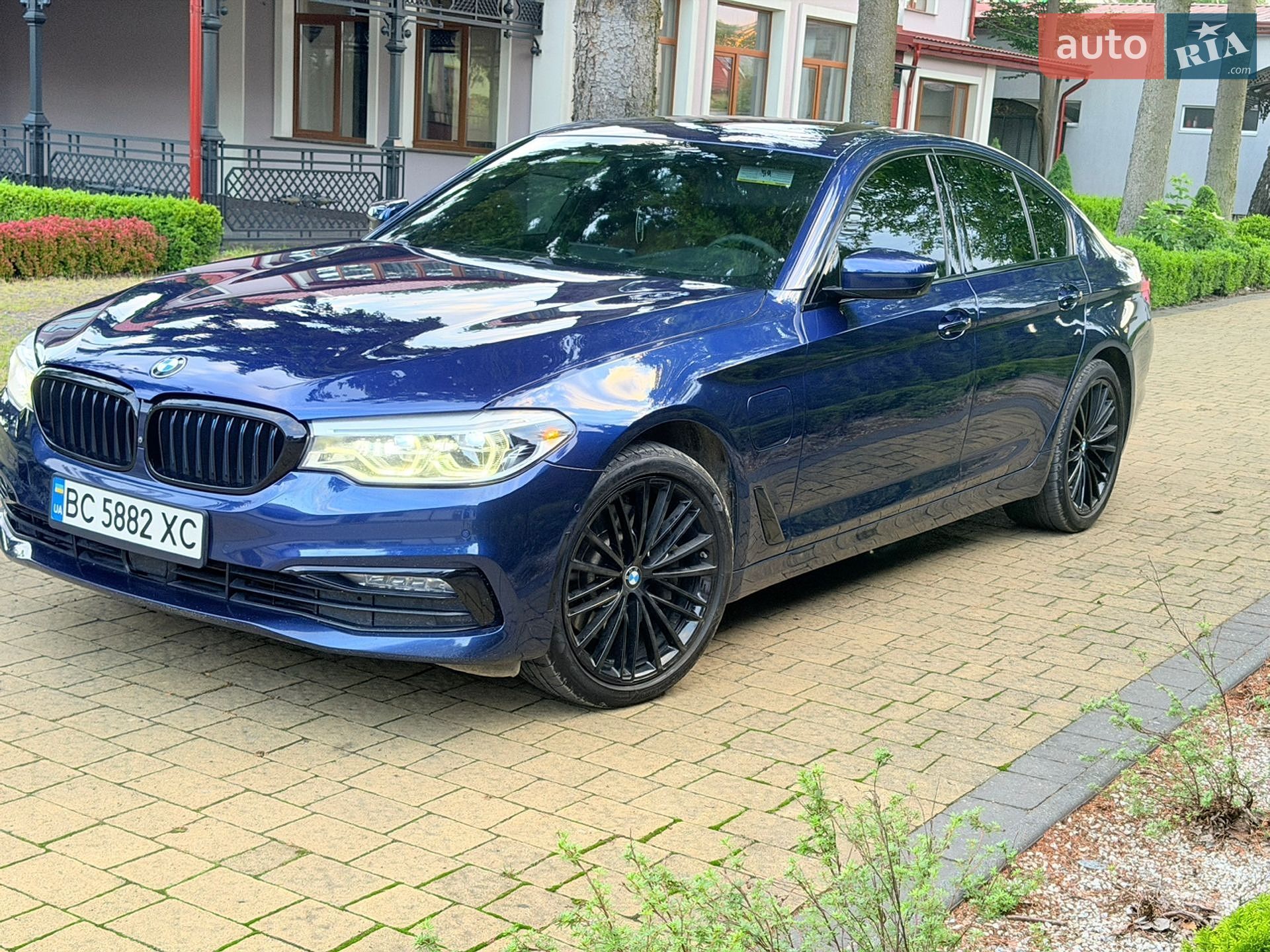 BMW 5 Series 2018 VIN WBAJB1C56JB085165 фото оголошення 6 з 34