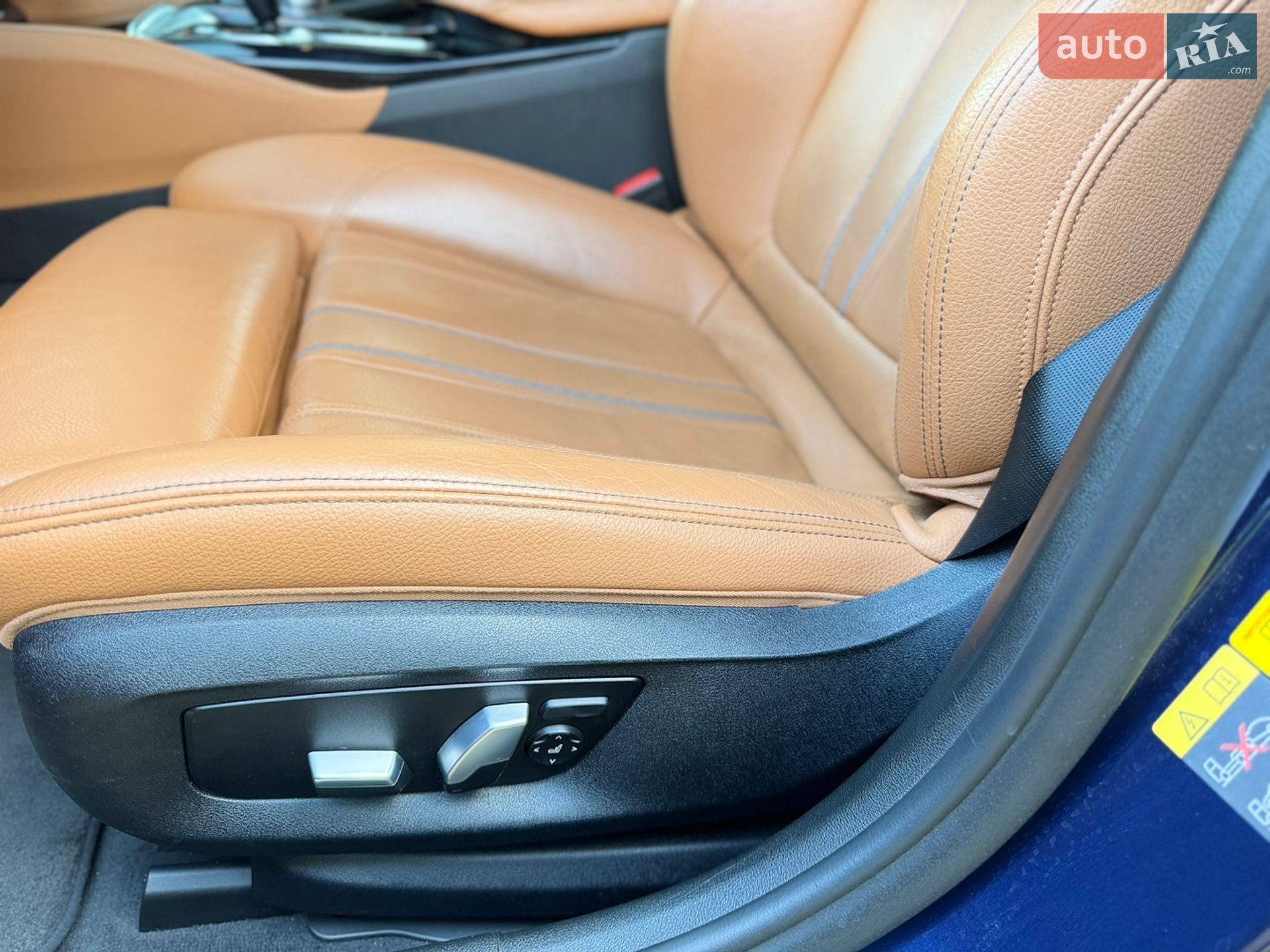 BMW 5 Series 2018 VIN WBAJB1C56JB085165 фото оголошення 20 з 34