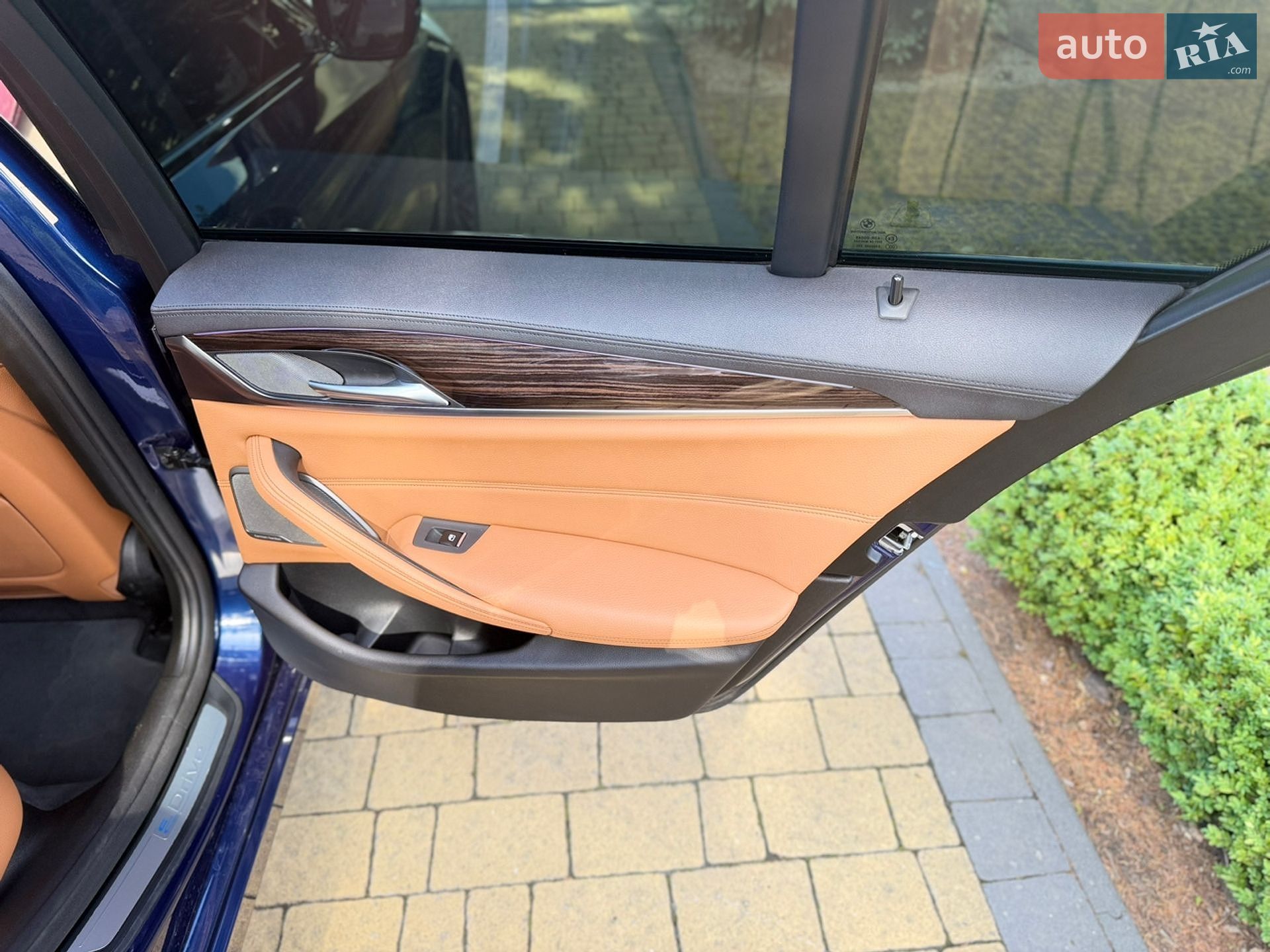 BMW 5 Series 2018 VIN WBAJB1C56JB085165 фото оголошення 22 з 34