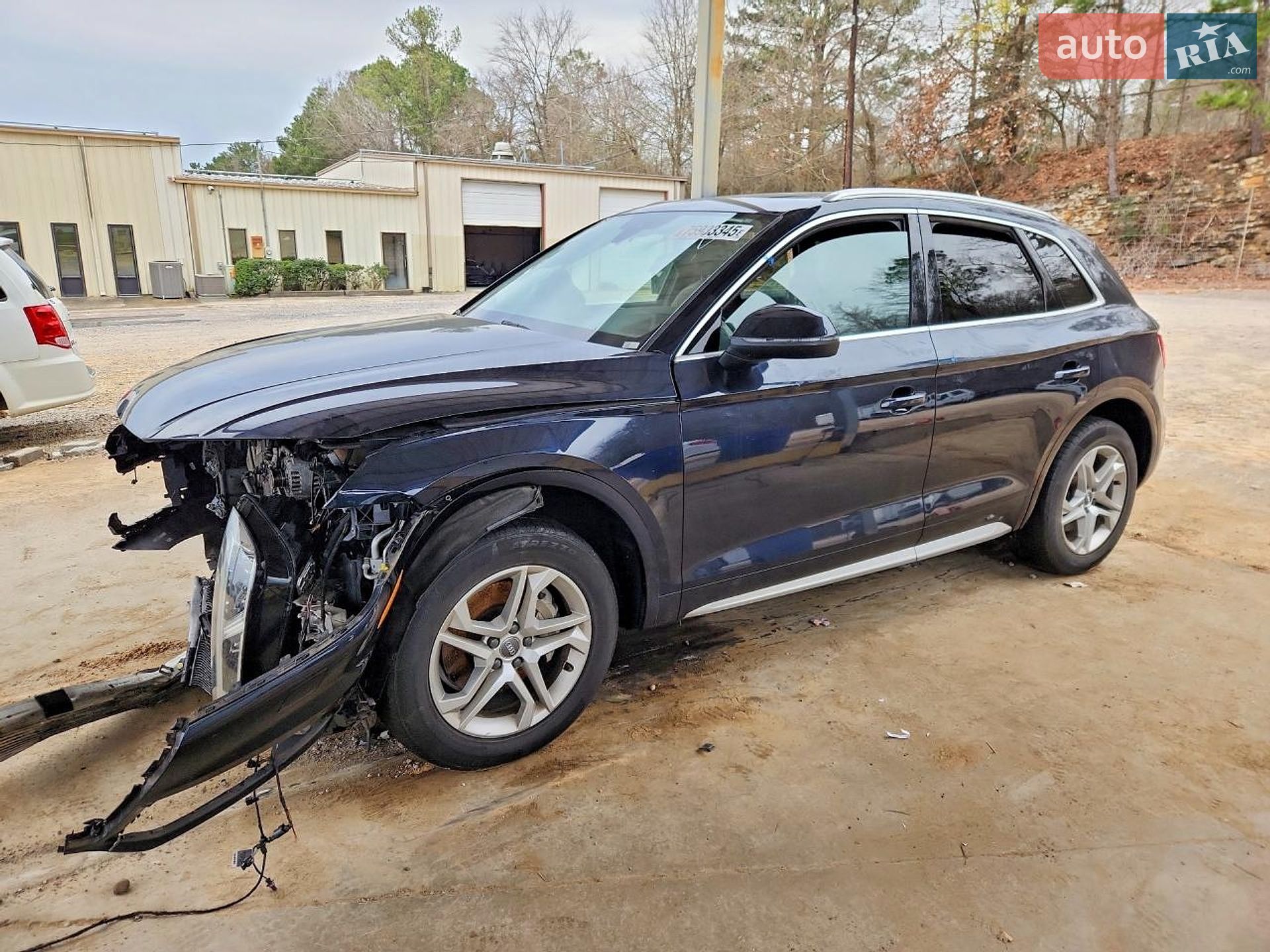 Audi Q5 2018 VIN WA1BNAFY7J2227912 фото оголошення 3 з 13