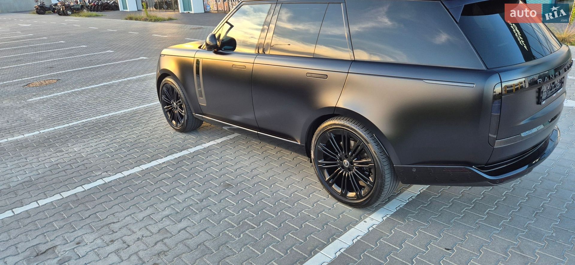 Land Rover Range Rover 2023 VIN SALKU9E77PA074911 фото оголошення 2 з 38