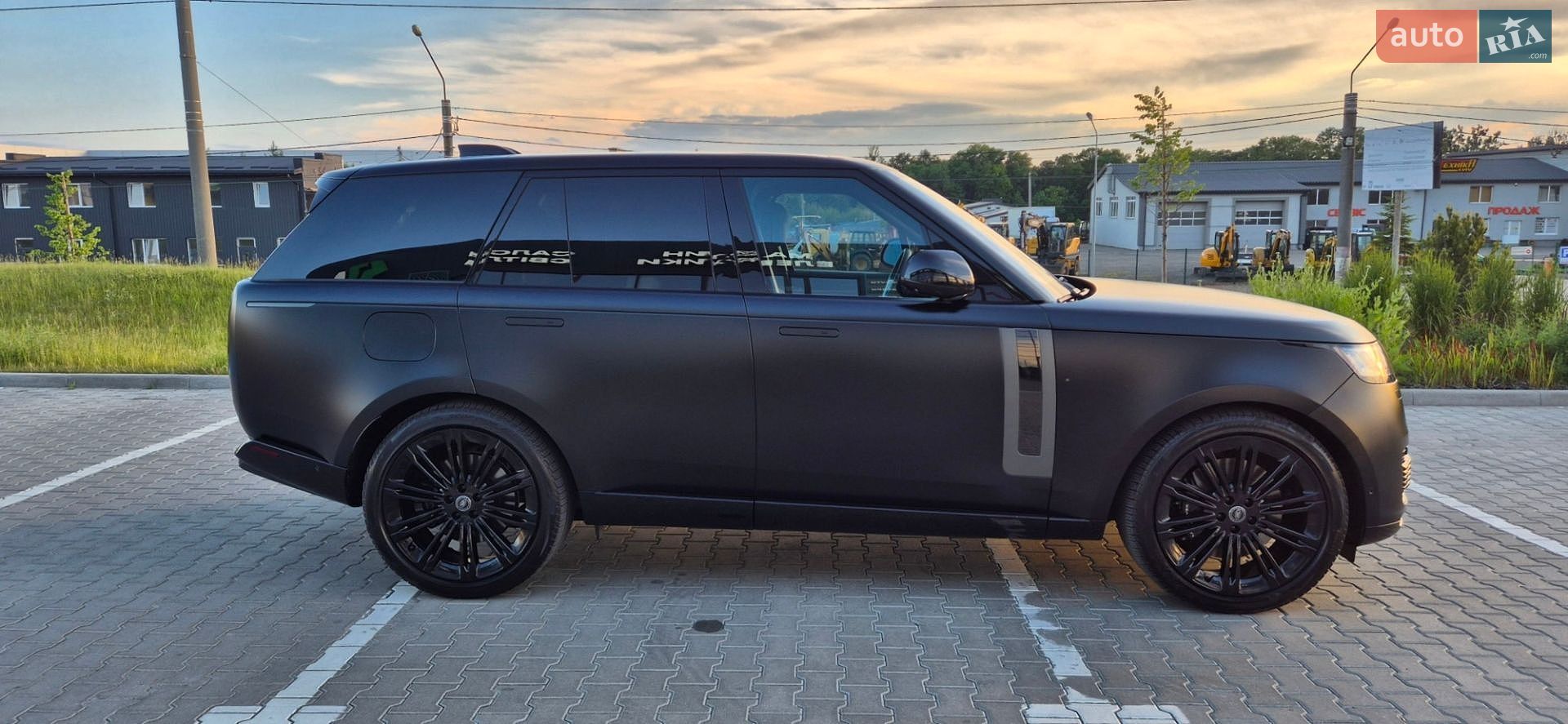Land Rover Range Rover 2023 VIN SALKU9E77PA074911 фото оголошення 11 з 38
