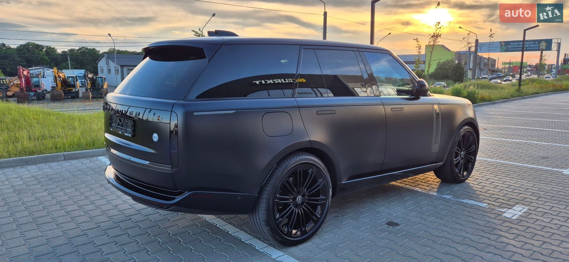 Land Rover Range Rover 2023 VIN SALKU9E77PA074911 фото оголошення 10 з 38