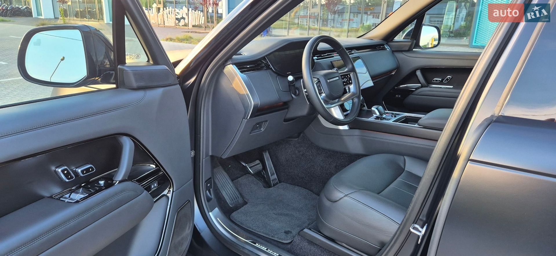 Land Rover Range Rover 2023 VIN SALKU9E77PA074911 фото оголошення 16 з 38