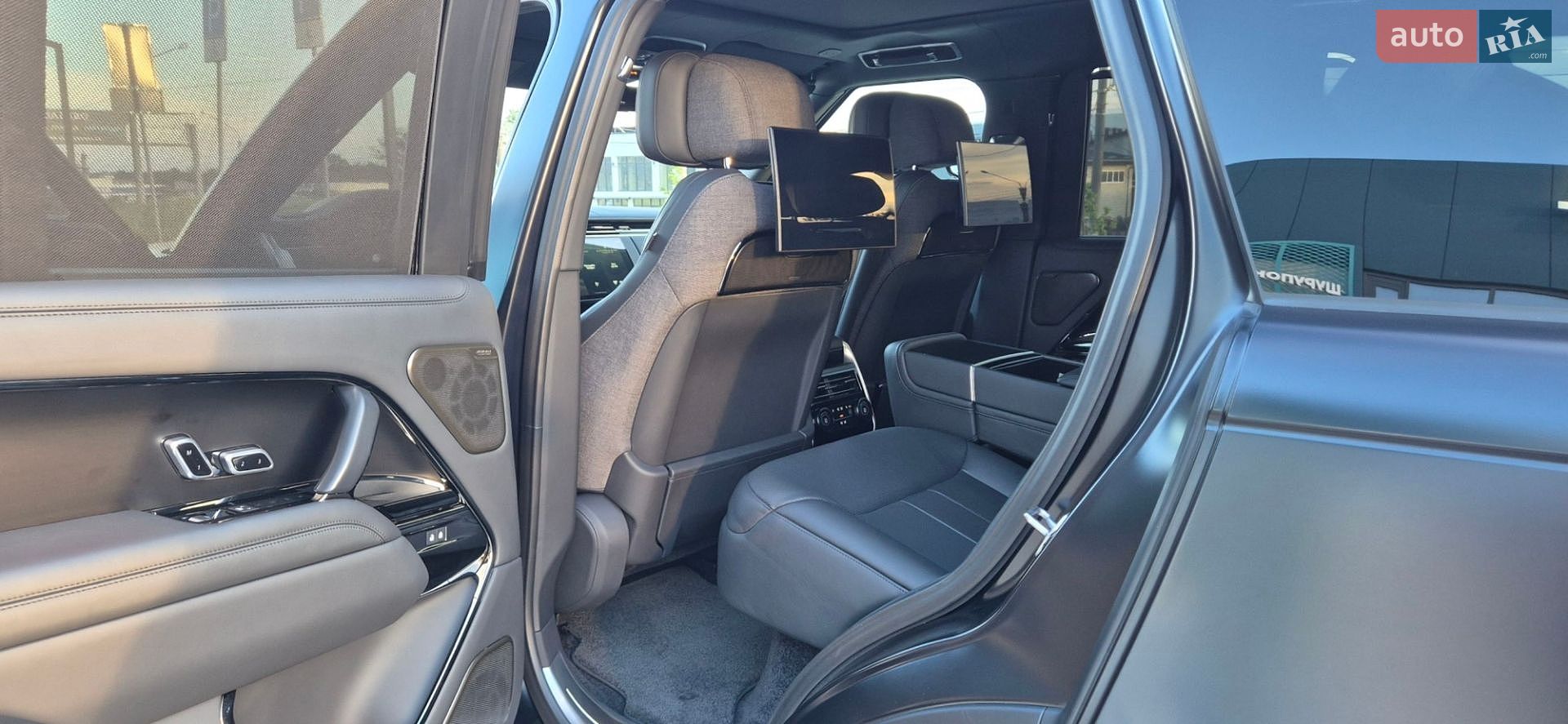 Land Rover Range Rover 2023 VIN SALKU9E77PA074911 фото оголошення 28 з 38