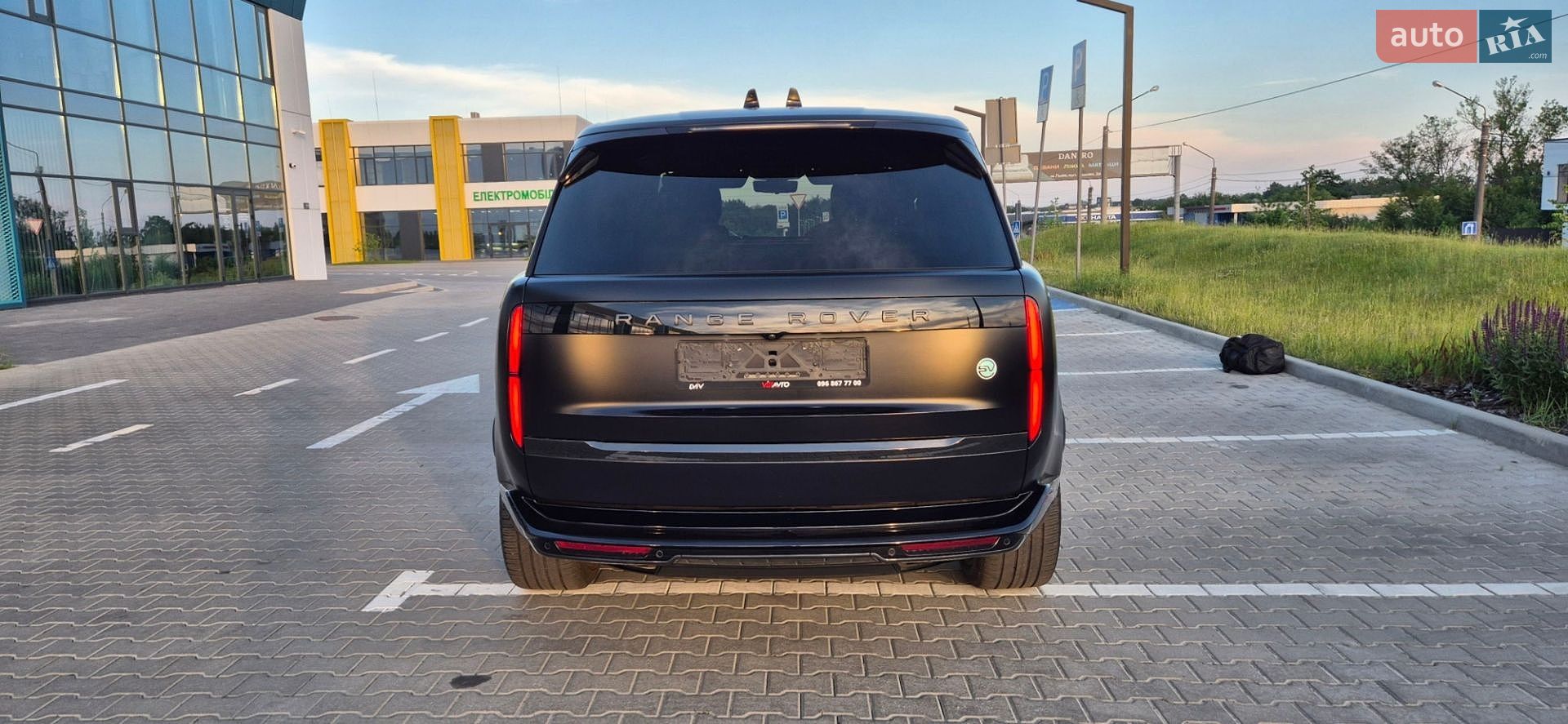 Land Rover Range Rover 2023 VIN SALKU9E77PA074911 фото оголошення 30 з 38