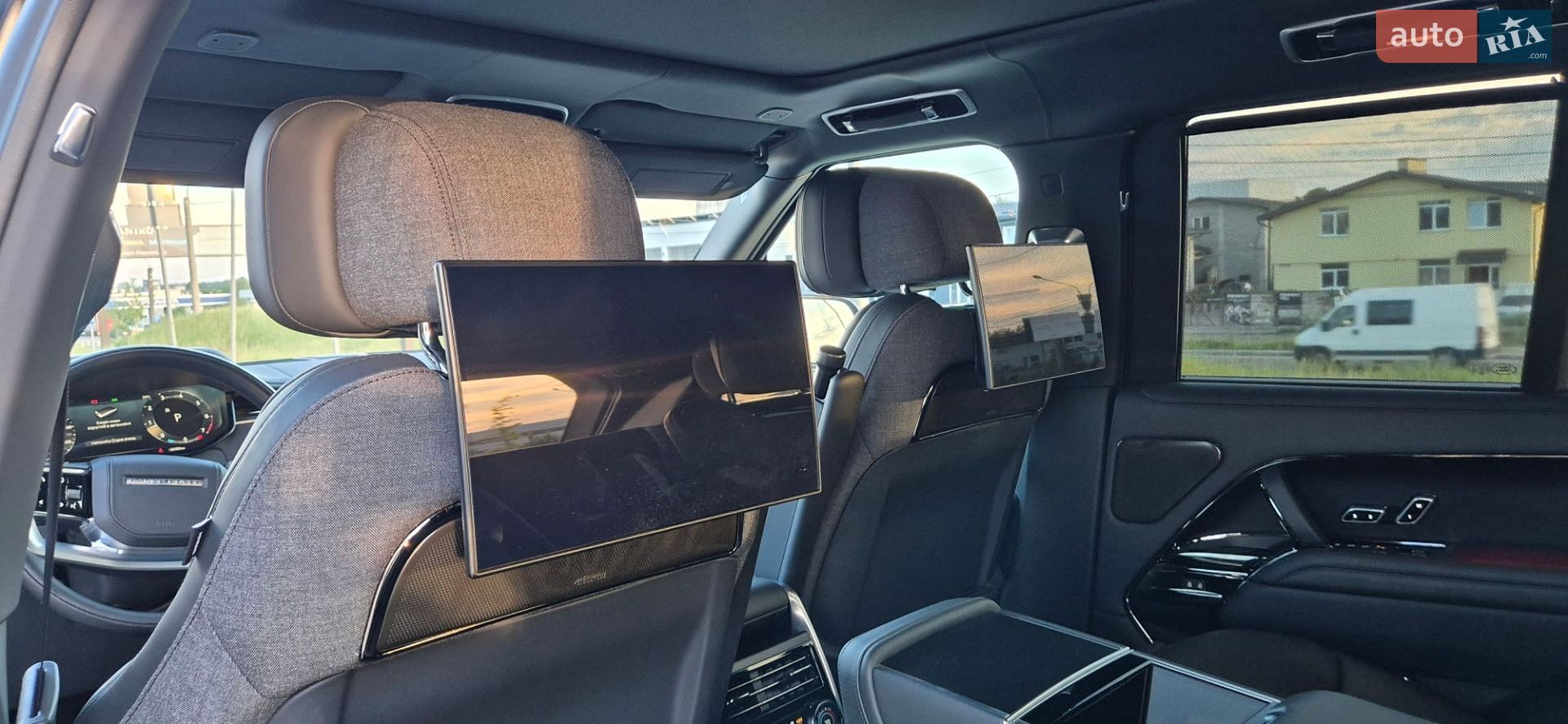 Land Rover Range Rover 2023 VIN SALKU9E77PA074911 фото оголошення 34 з 38