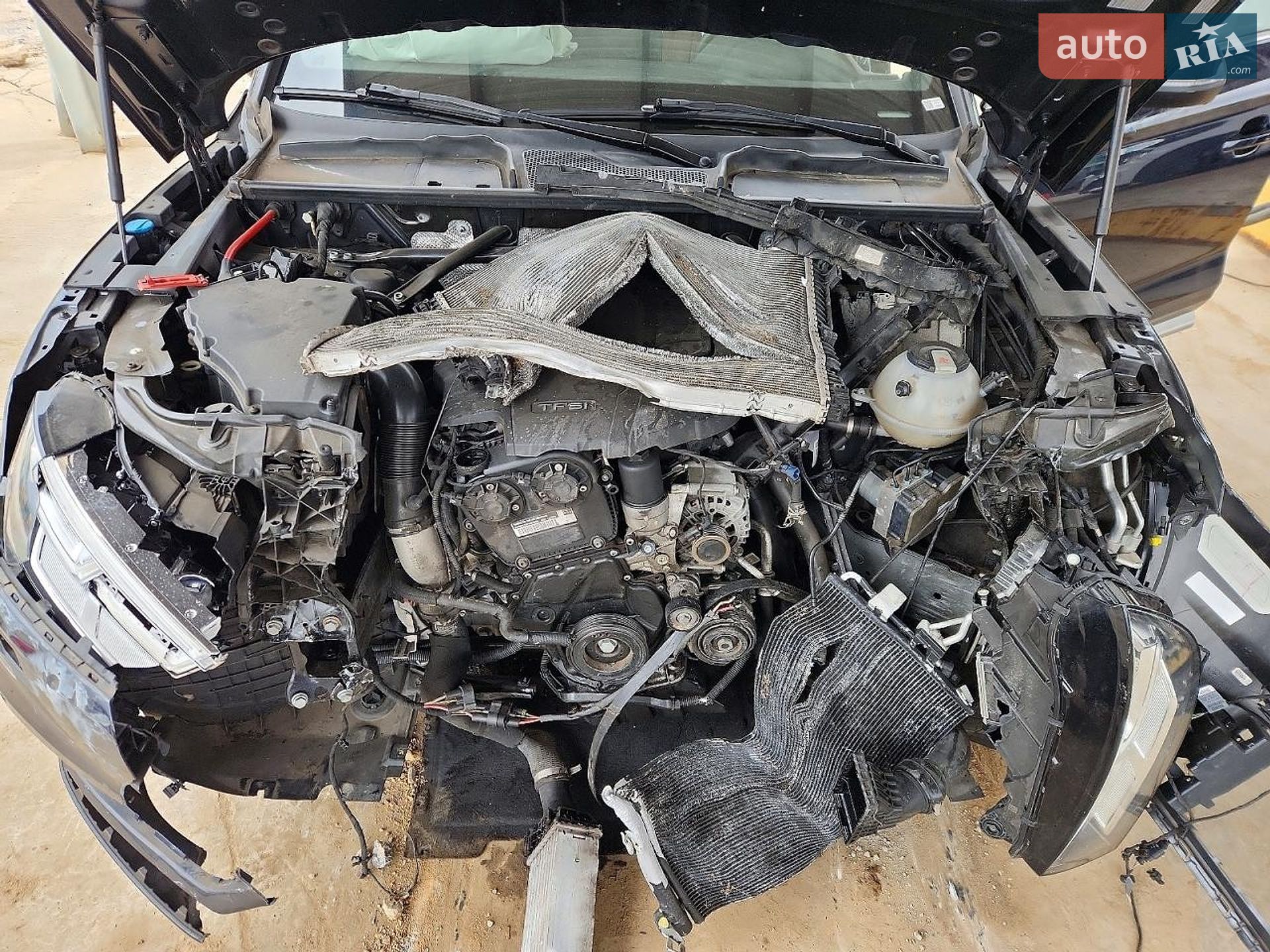 Audi Q5 2018 VIN WA1BNAFY7J2227912 фото оголошення 13 з 13