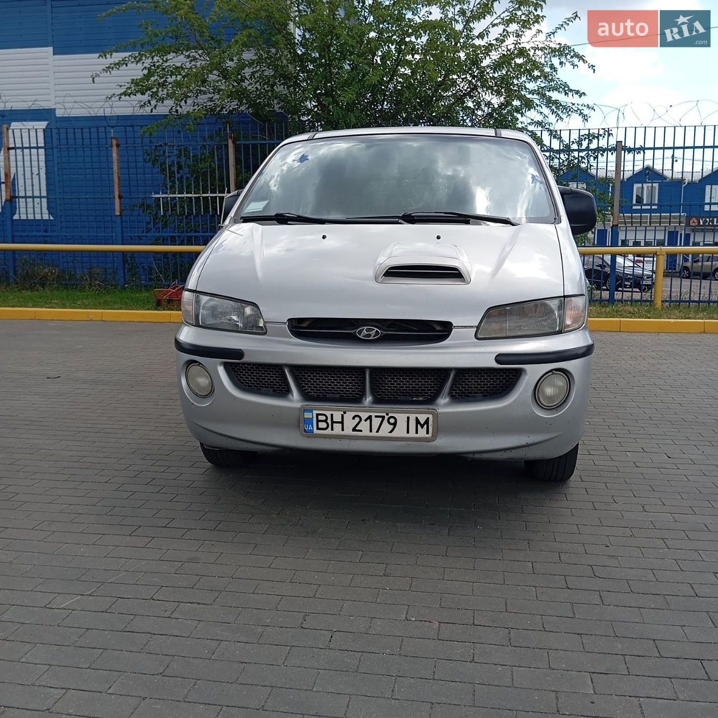 Hyundai H 200 2000 VIN KMJWVH7HPYU228757 фото оголошення 2 з 14