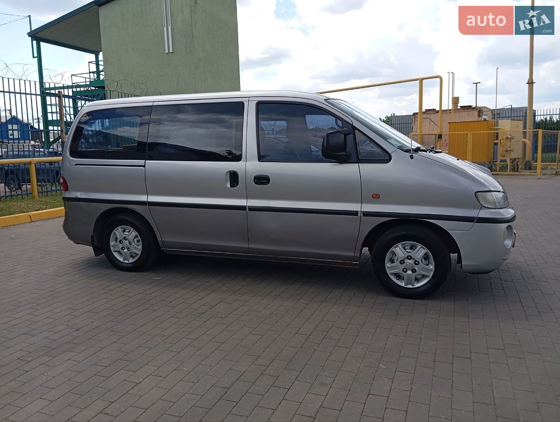 Hyundai H 200 2000 VIN KMJWVH7HPYU228757 фото оголошення 5 з 14
