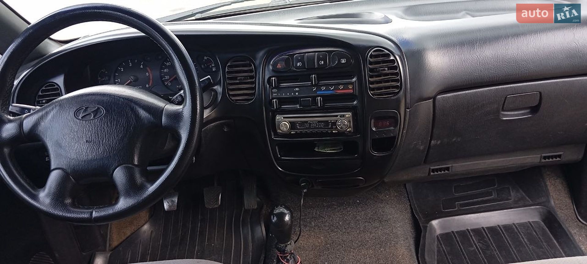 Hyundai H 200 2000 VIN KMJWVH7HPYU228757 фото оголошення 10 з 14