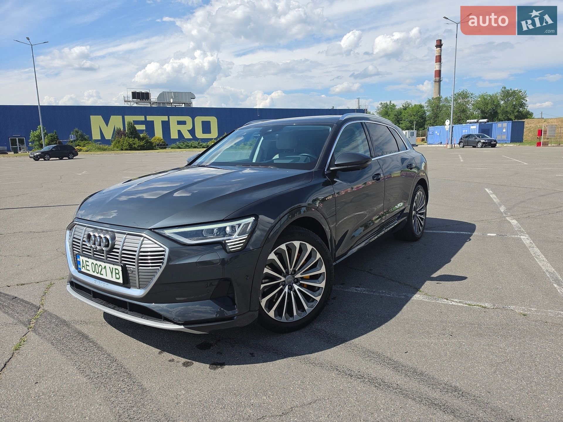 Audi e-tron 2020 VIN WAUZZZGE8LB017797 фото оголошення 2 з 45