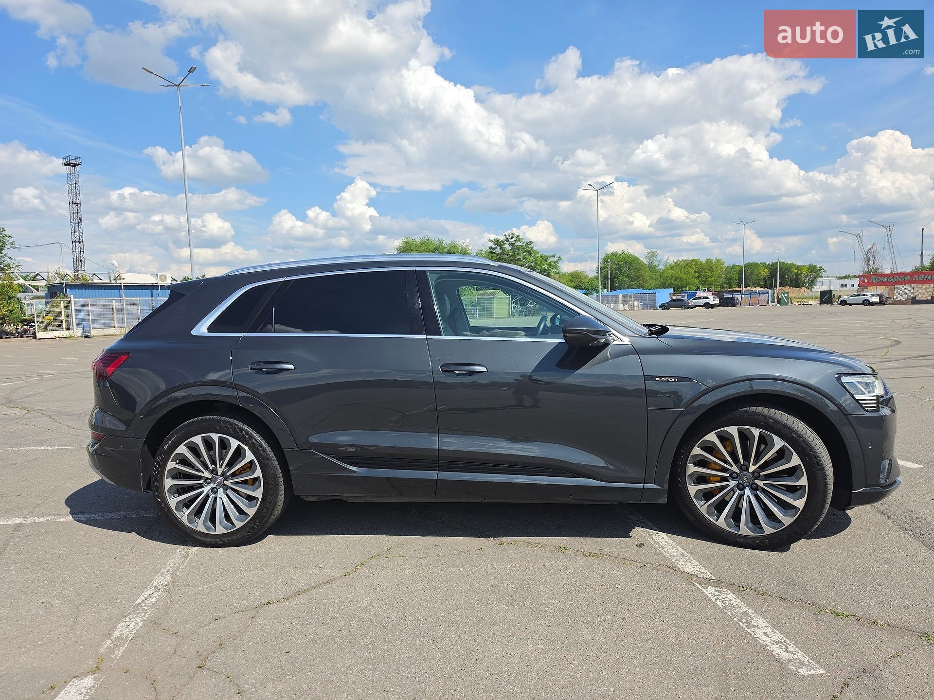 Audi e-tron 2020 VIN WAUZZZGE8LB017797 фото оголошення 7 з 45