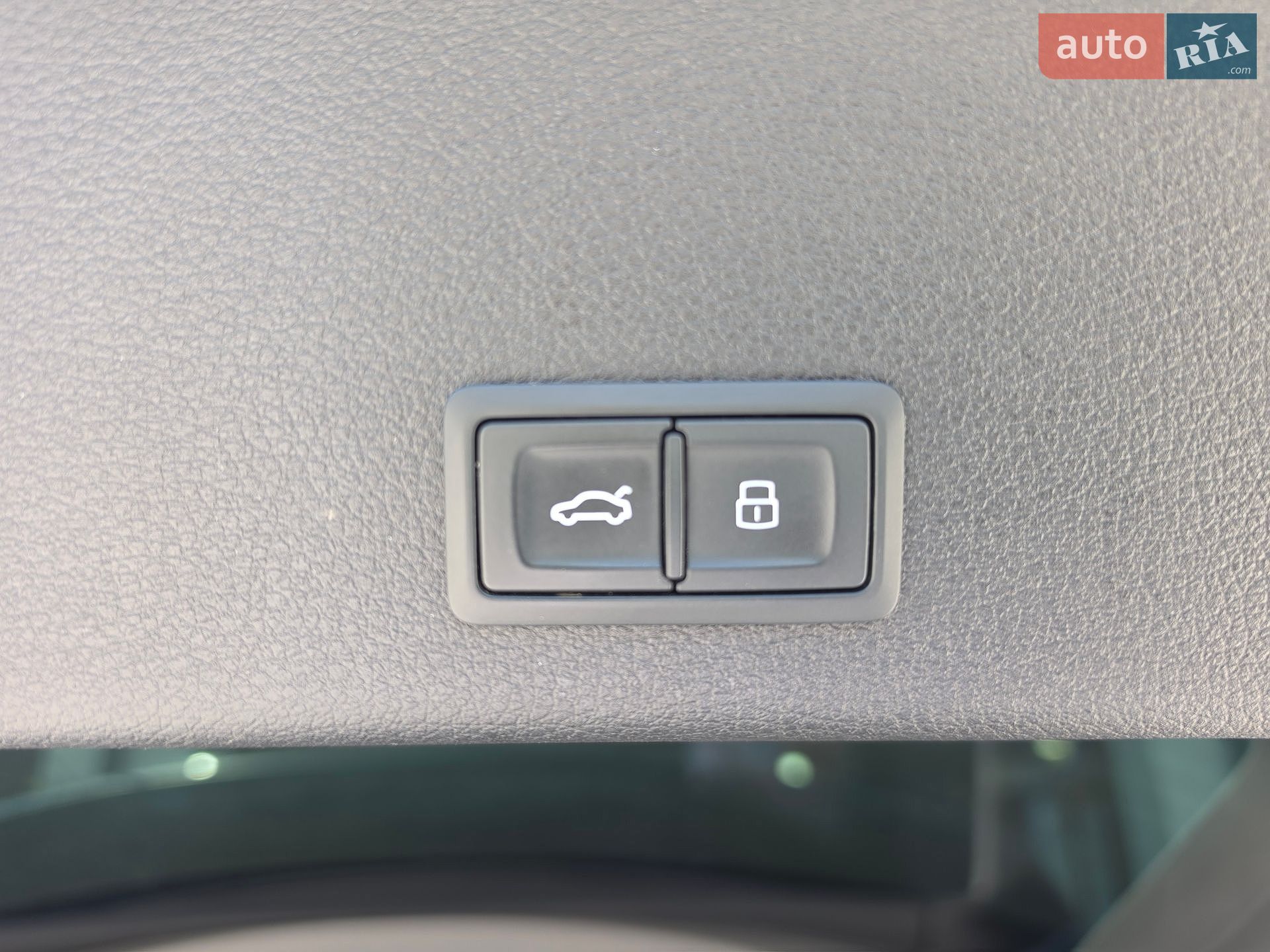 Audi e-tron 2020 VIN WAUZZZGE8LB017797 фото оголошення 34 з 45