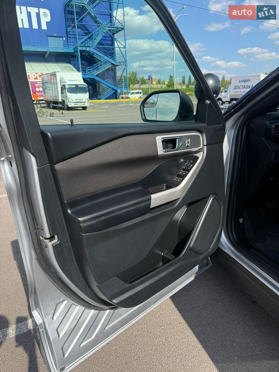 Ford Explorer 2019 VIN 1FM5K8AC8LGA03727 фото оголошення 17 з 20