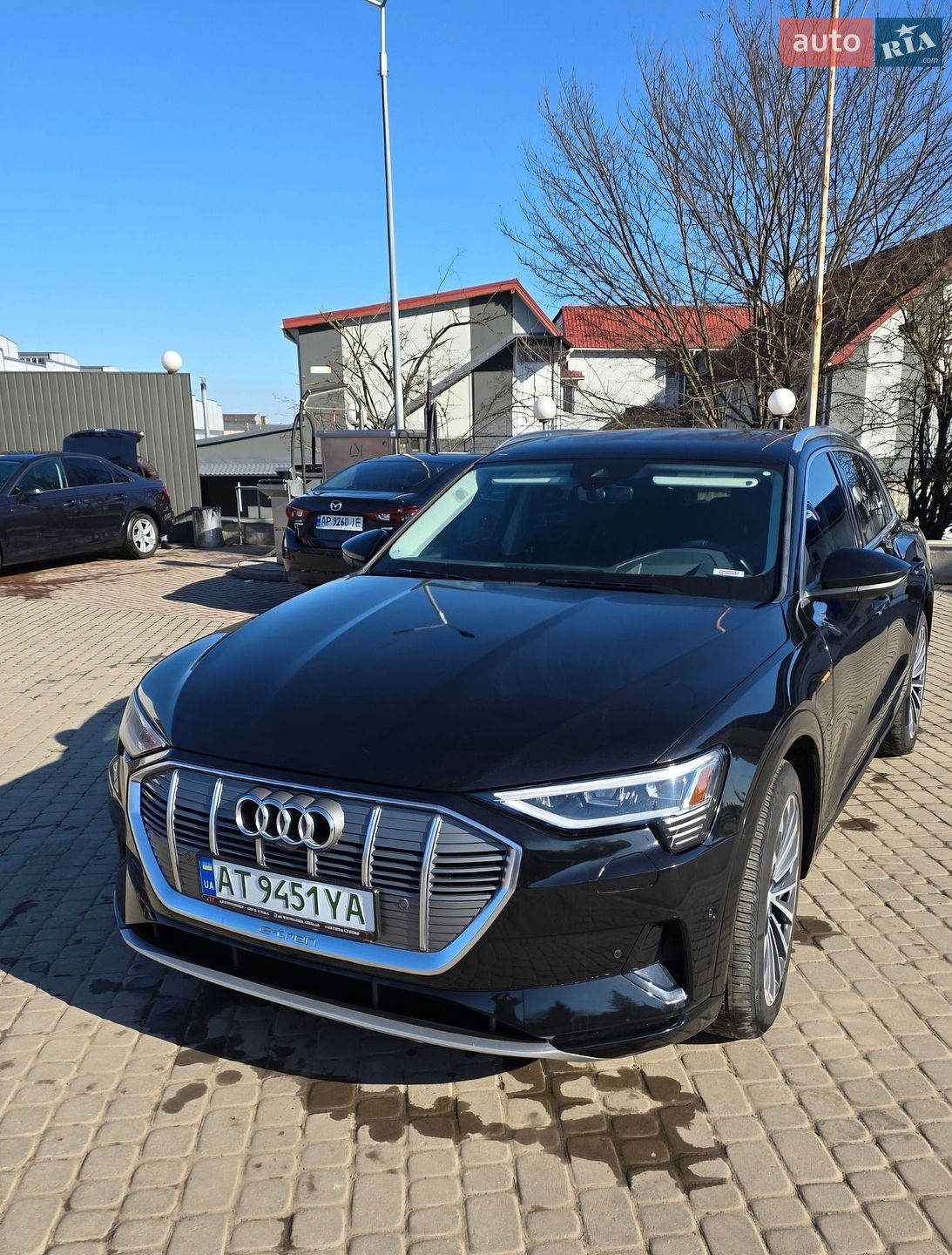 Audi e-tron 2019 VIN WA1VABGE7KB023213 фото оголошення 3 з 47