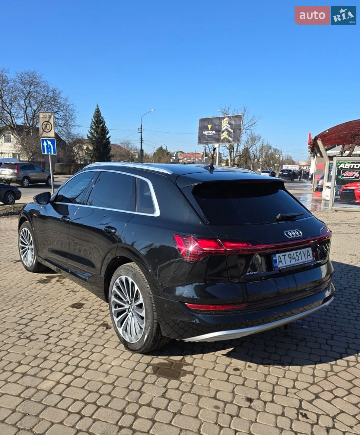 Audi e-tron 2019 VIN WA1VABGE7KB023213 фото оголошення 8 з 47