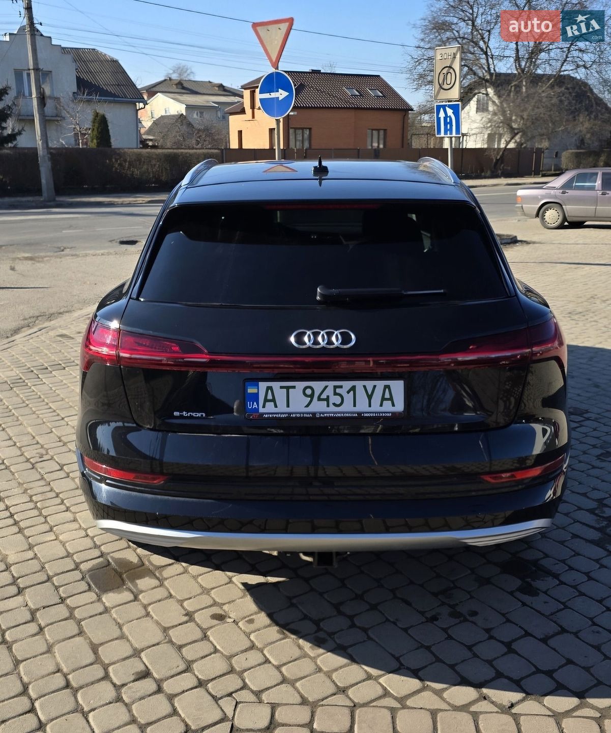 Audi e-tron 2019 VIN WA1VABGE7KB023213 фото оголошення 9 з 47