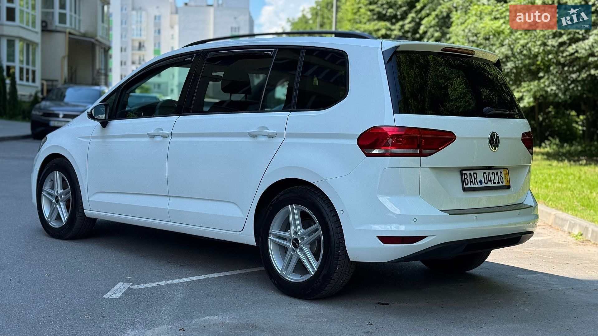 Volkswagen Touran 2019 VIN WVGZZZ1TZLW011446 фото оголошення 8 з 35