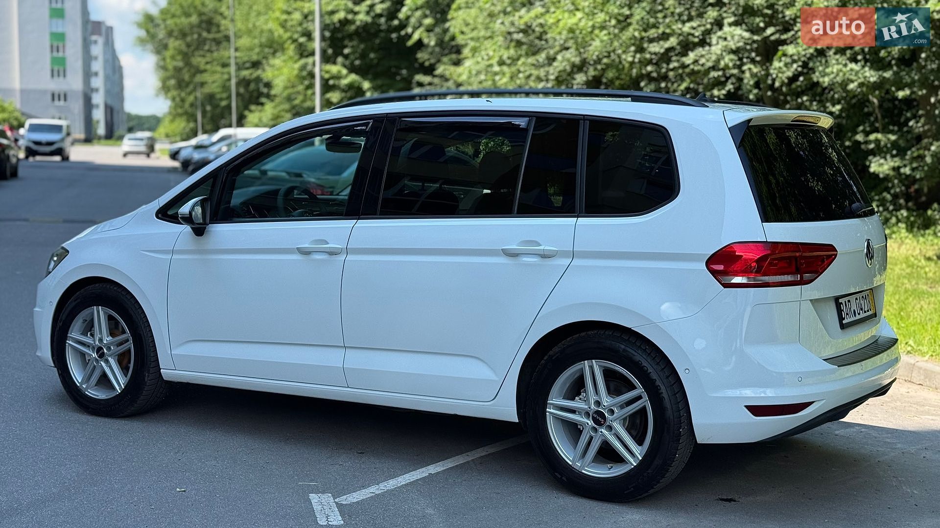 Volkswagen Touran 2019 VIN WVGZZZ1TZLW011446 фото оголошення 7 з 35