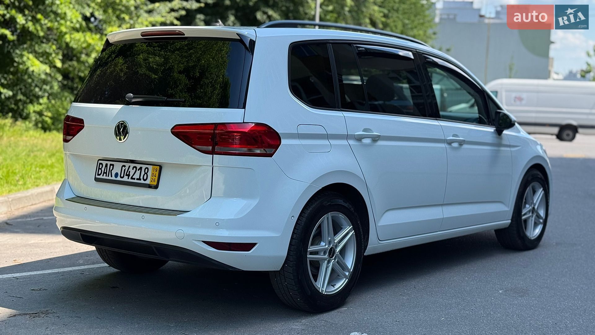 Volkswagen Touran 2019 VIN WVGZZZ1TZLW011446 фото оголошення 12 з 35