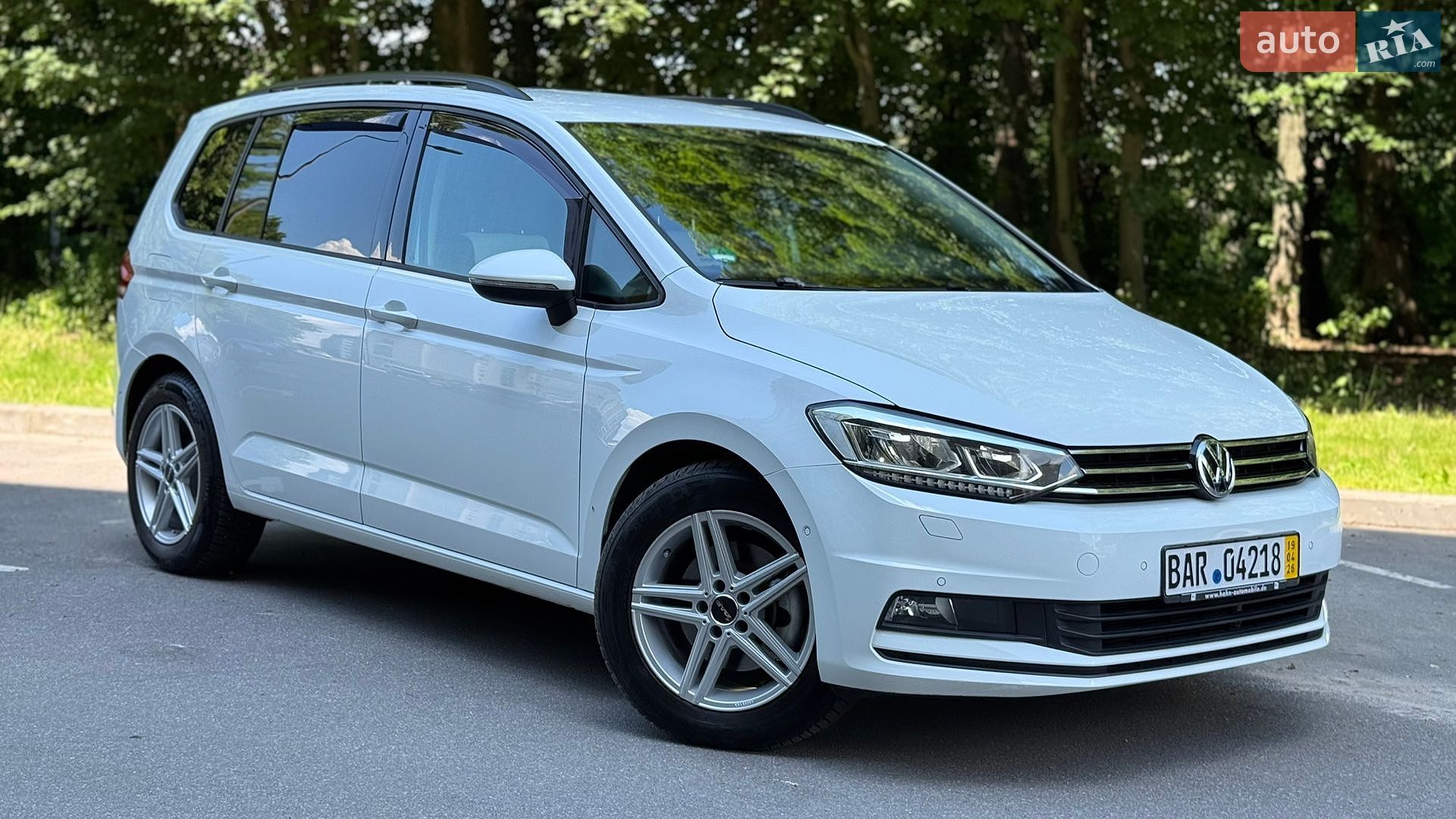 Volkswagen Touran 2019 VIN WVGZZZ1TZLW011446 фото оголошення 17 з 35