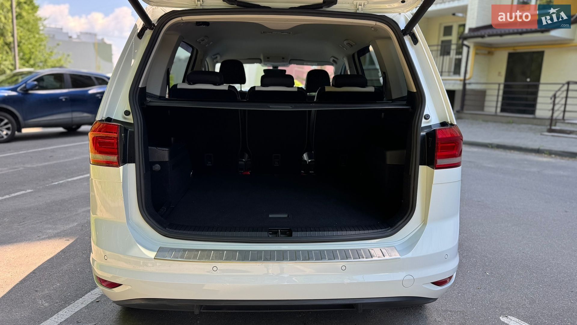 Volkswagen Touran 2019 VIN WVGZZZ1TZLW011446 фото оголошення 22 з 35