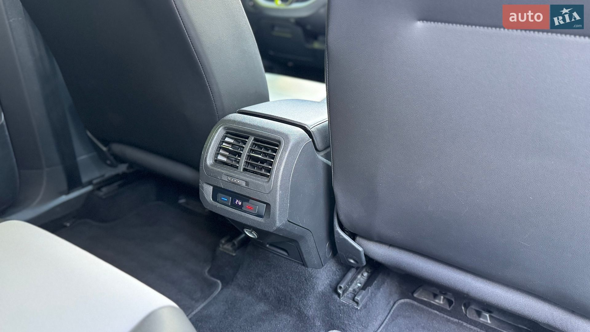 Volkswagen Touran 2019 VIN WVGZZZ1TZLW011446 фото оголошення 30 з 35