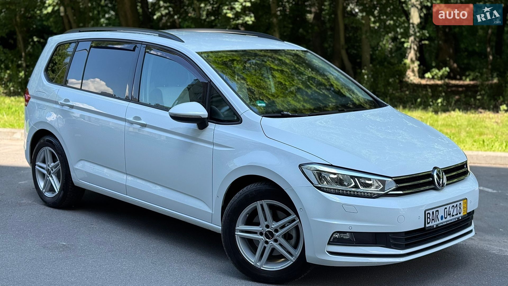 Volkswagen Touran 2019 VIN WVGZZZ1TZLW011446 фото оголошення 16 з 35