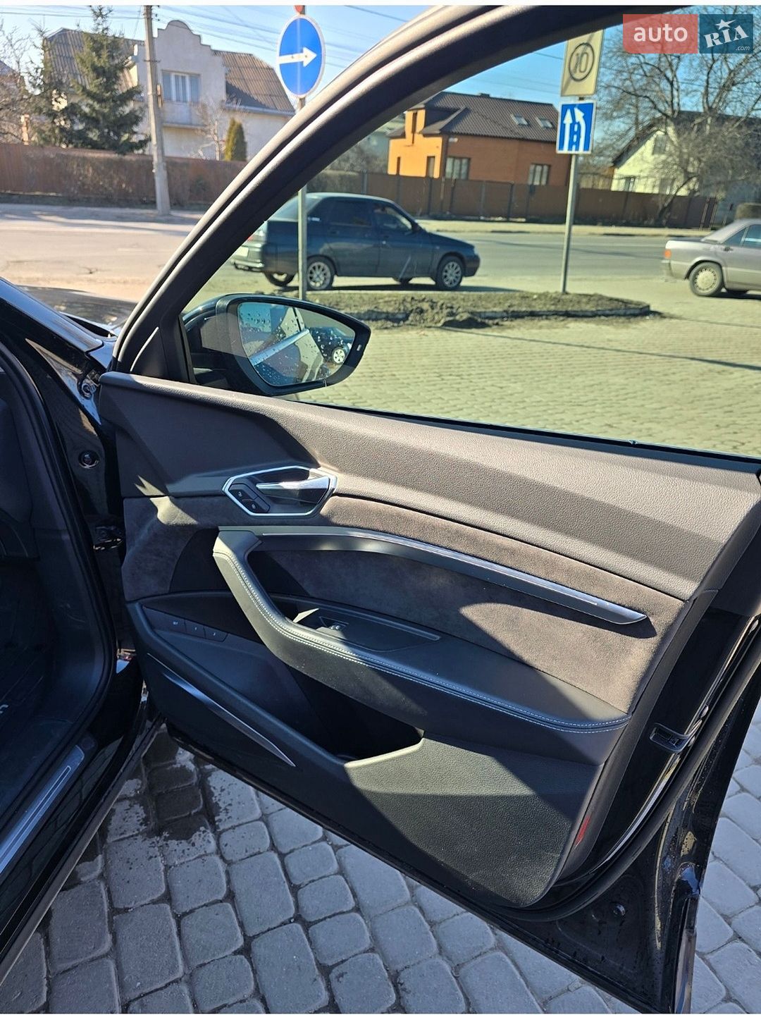 Audi e-tron 2019 VIN WA1VABGE7KB023213 фото оголошення 23 з 47