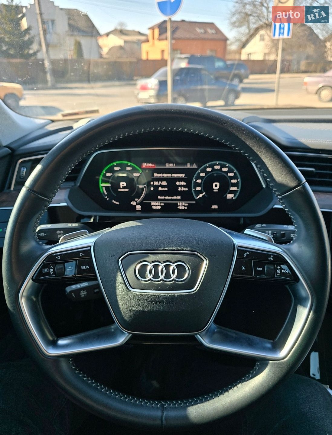 Audi e-tron 2019 VIN WA1VABGE7KB023213 фото оголошення 32 з 47