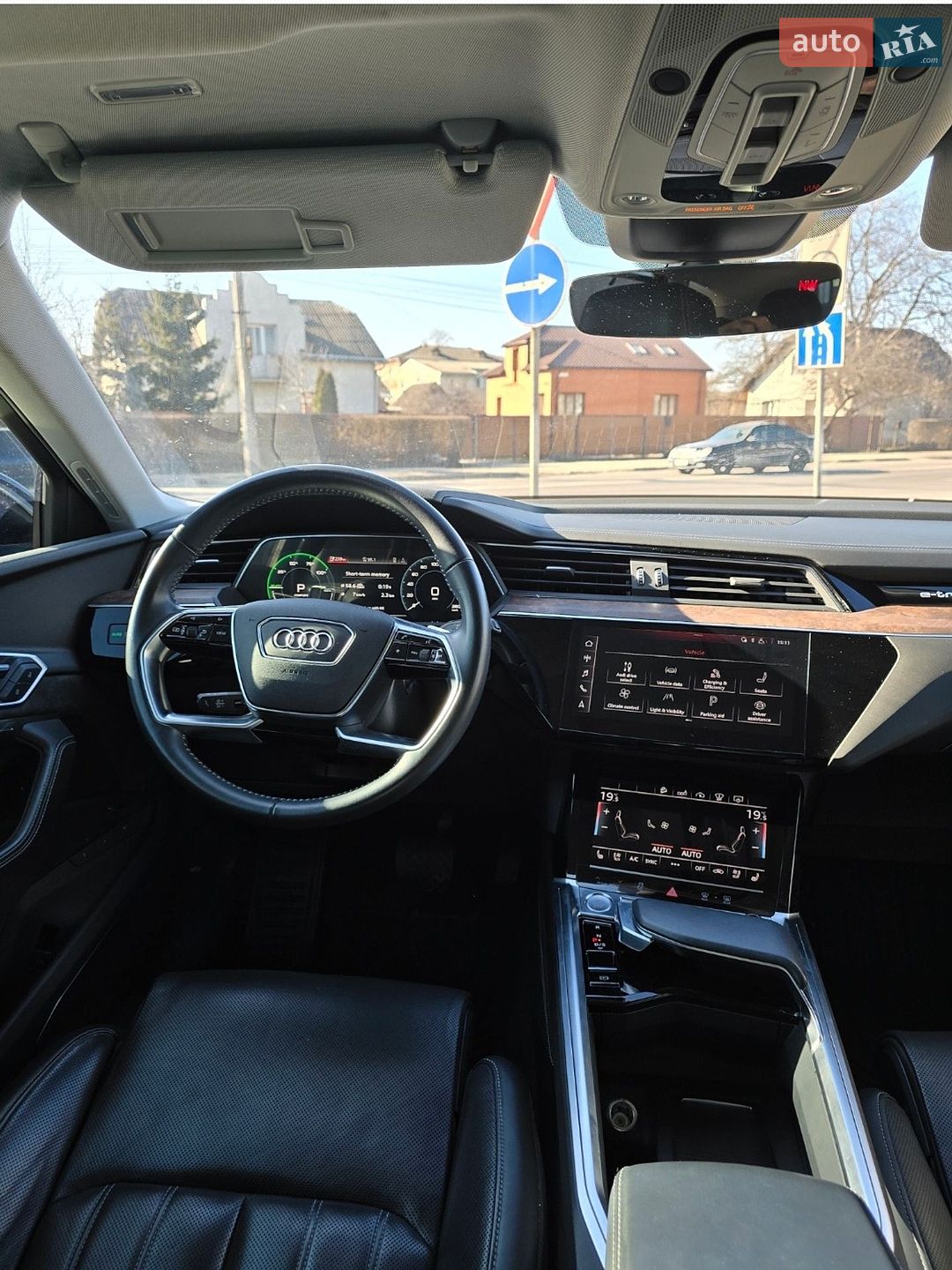 Audi e-tron 2019 VIN WA1VABGE7KB023213 фото оголошення 35 з 47