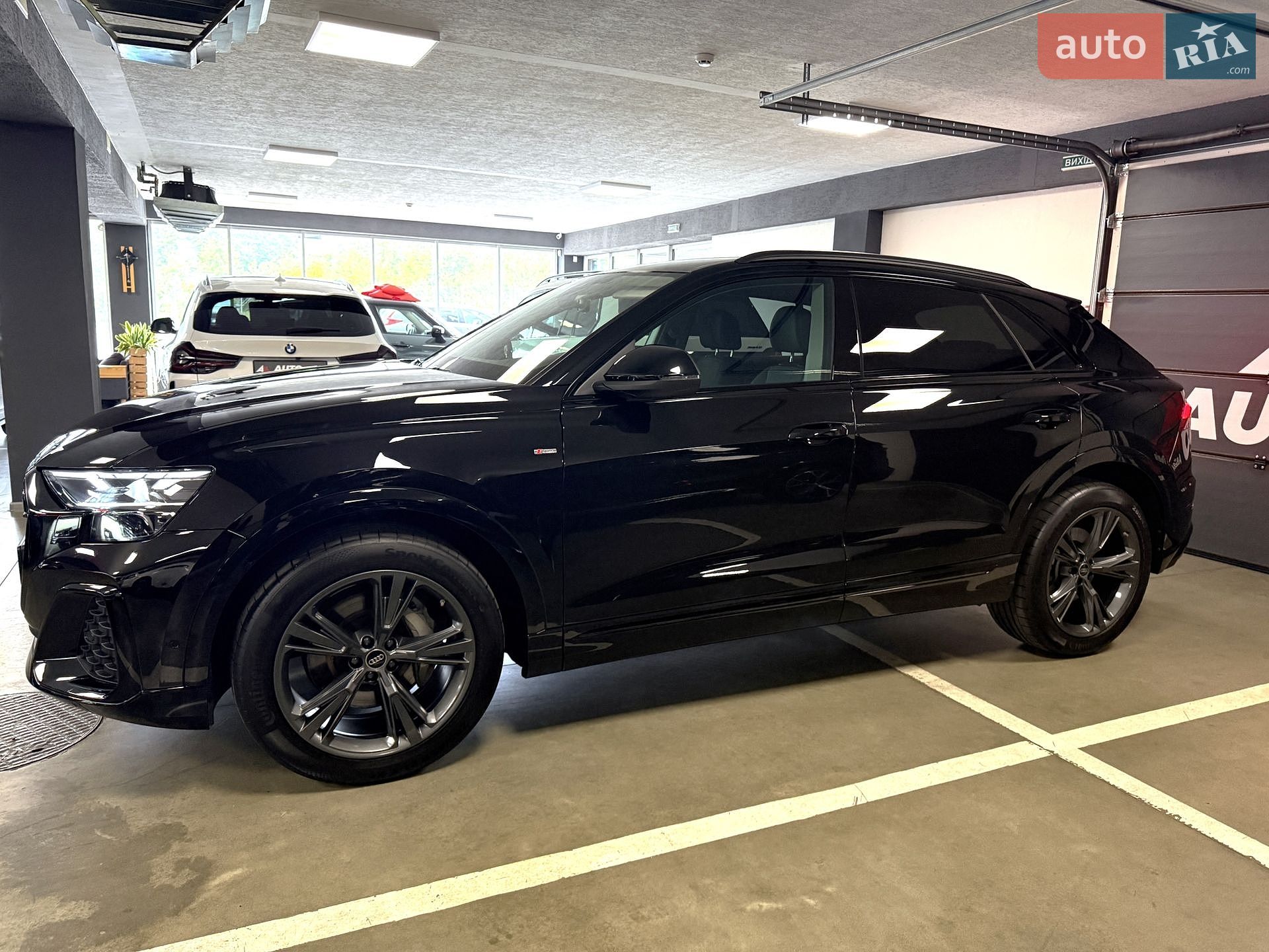 AUDI Q8 2025 VIN WAUZZZF17TD000220 фото оголошення 10 з 33