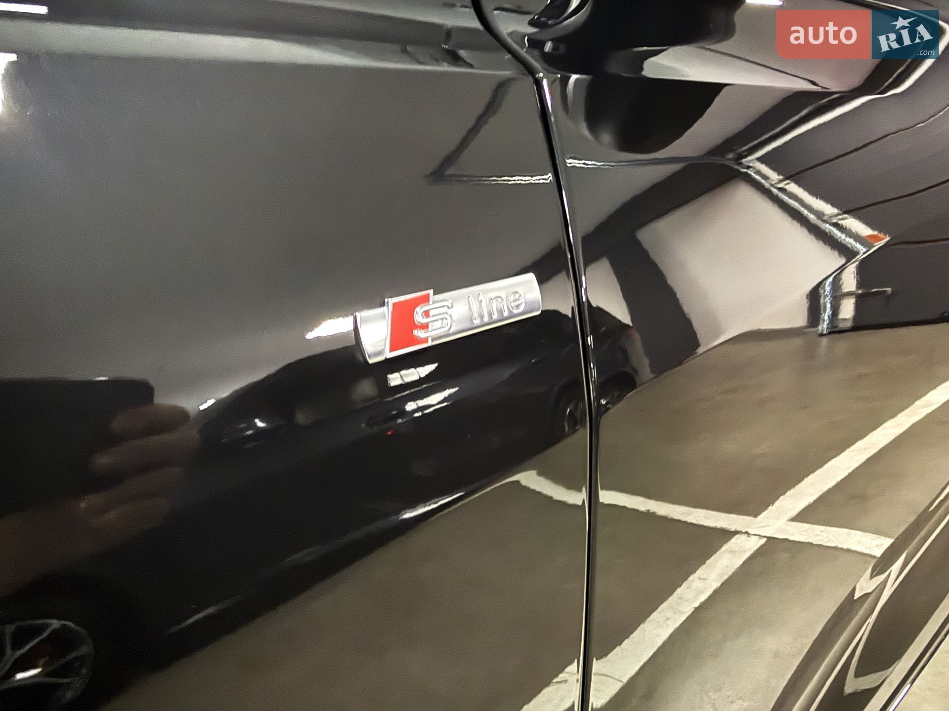 AUDI Q8 2025 VIN WAUZZZF17TD000220 фото оголошення 11 з 33