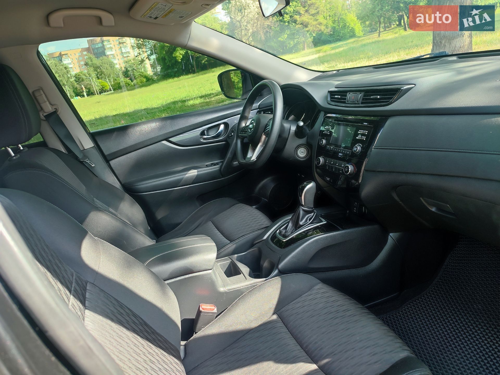 Nissan Rogue 2017 VIN KNMAT2MT8HP571217 фото оголошення 2 з 24