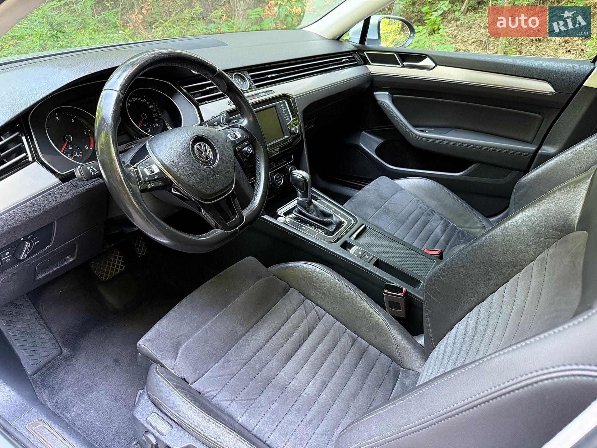 Volkswagen Passat 2015 VIN WVWZZZ3CZFE461538 фото оголошення 17 з 35