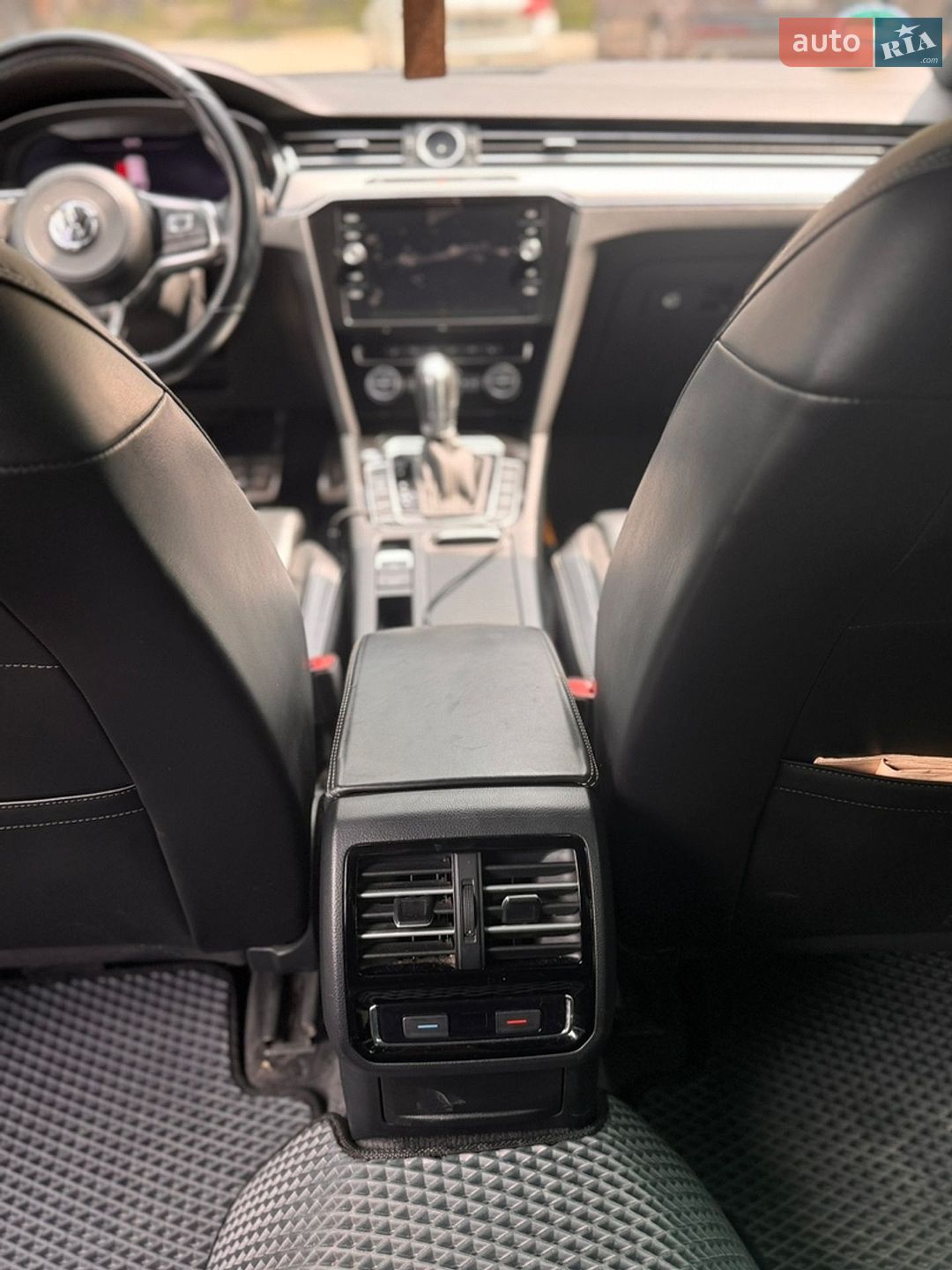 Volkswagen Passat 2018 VIN WVWZZZ3CZJE216913 фото оголошення 7 з 21