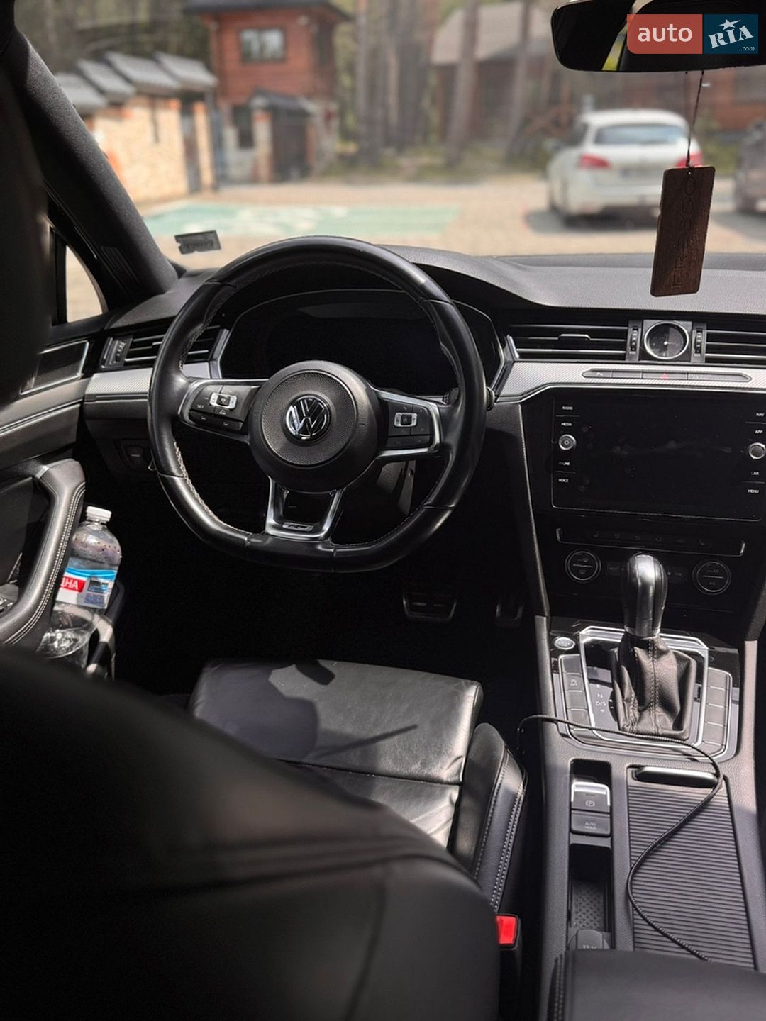 Volkswagen Passat 2018 VIN WVWZZZ3CZJE216913 фото оголошення 13 з 21