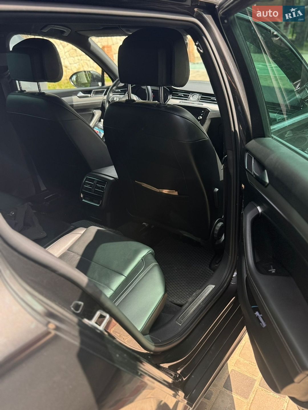 Volkswagen Passat 2018 VIN WVWZZZ3CZJE216913 фото оголошення 15 з 21
